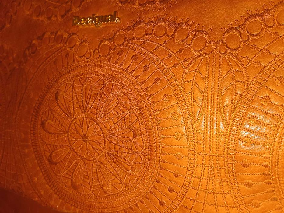 Mala Castanha Marca Desigual