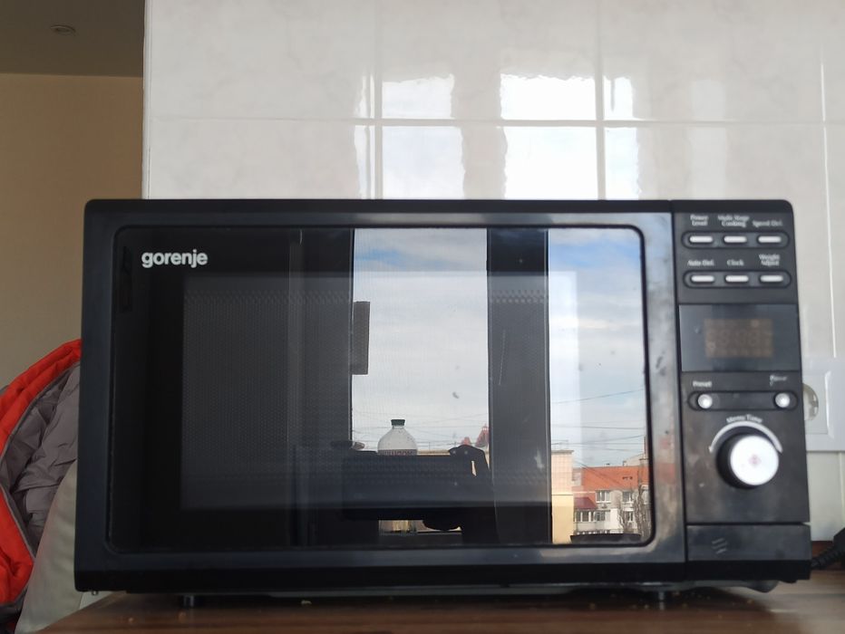 Мікрохвильовка Gorenje MO20DB
