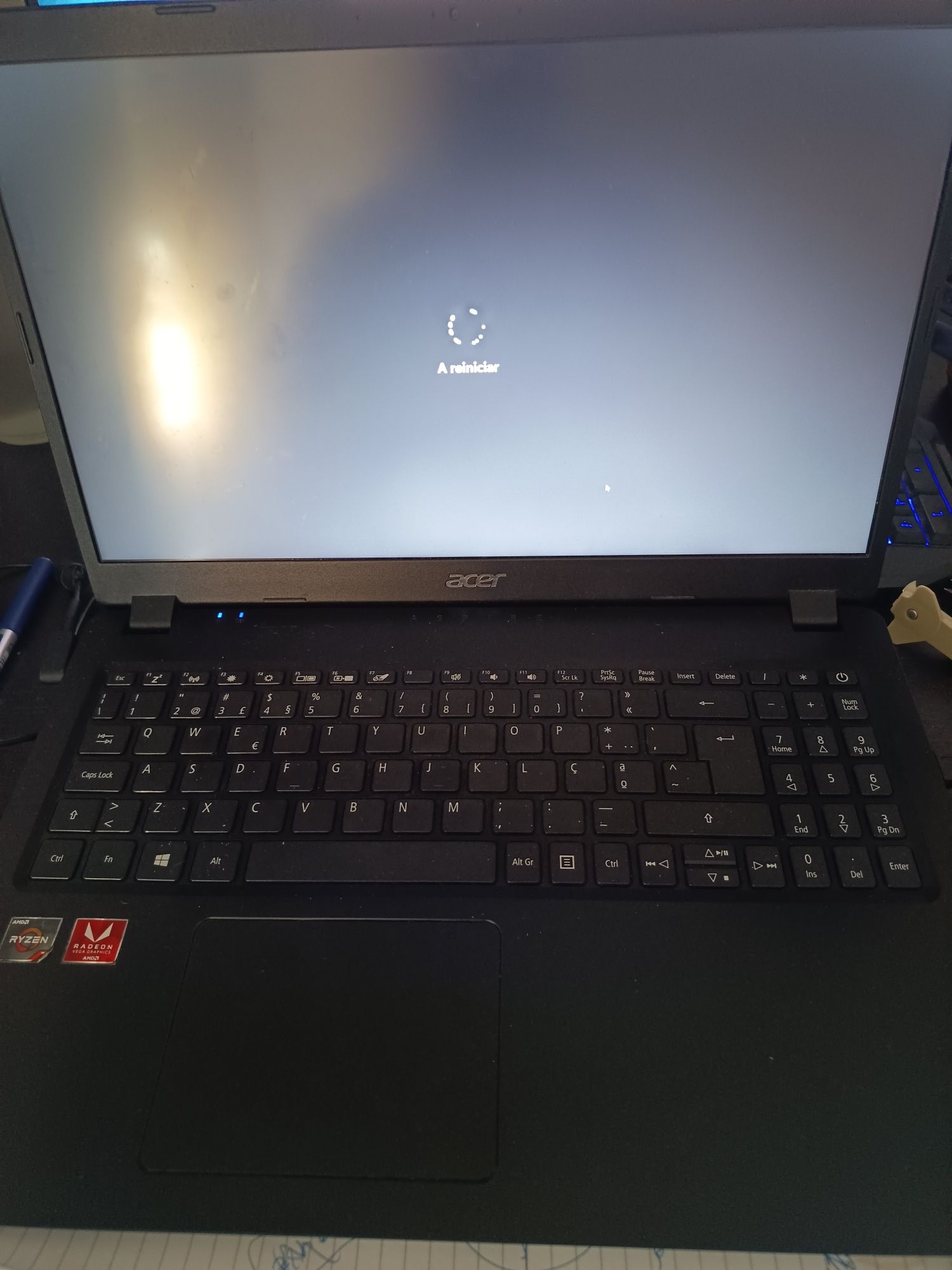 Portatil Acer Aspire3 Rysen7 - 8GB DDR4 - 4TB SSD