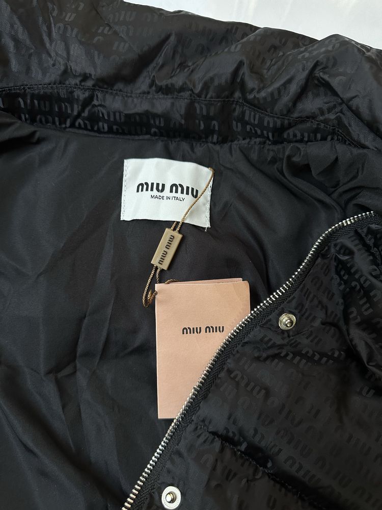 Пуховик жіночий Miu Miu