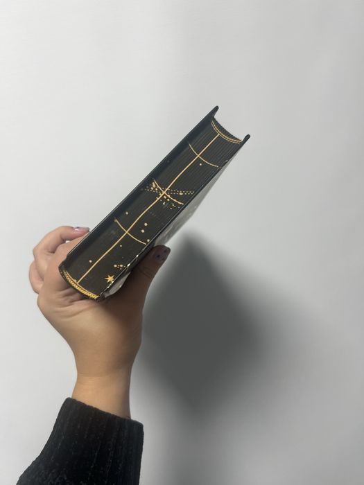 Комплект книг «Шістка Атласа» та «Парадокс Атласа»