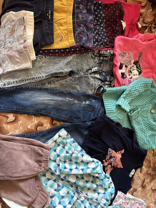 Пакет одягу на дівчинку 2-4р. Джинси, сукня, лосини