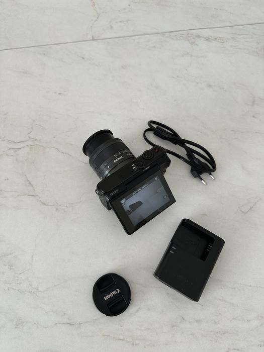 Фотоапарат Canon EOS M10 15-45mm.