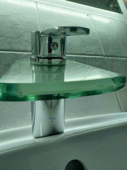 Bateria umywalkowa designerska Szkło wodospad