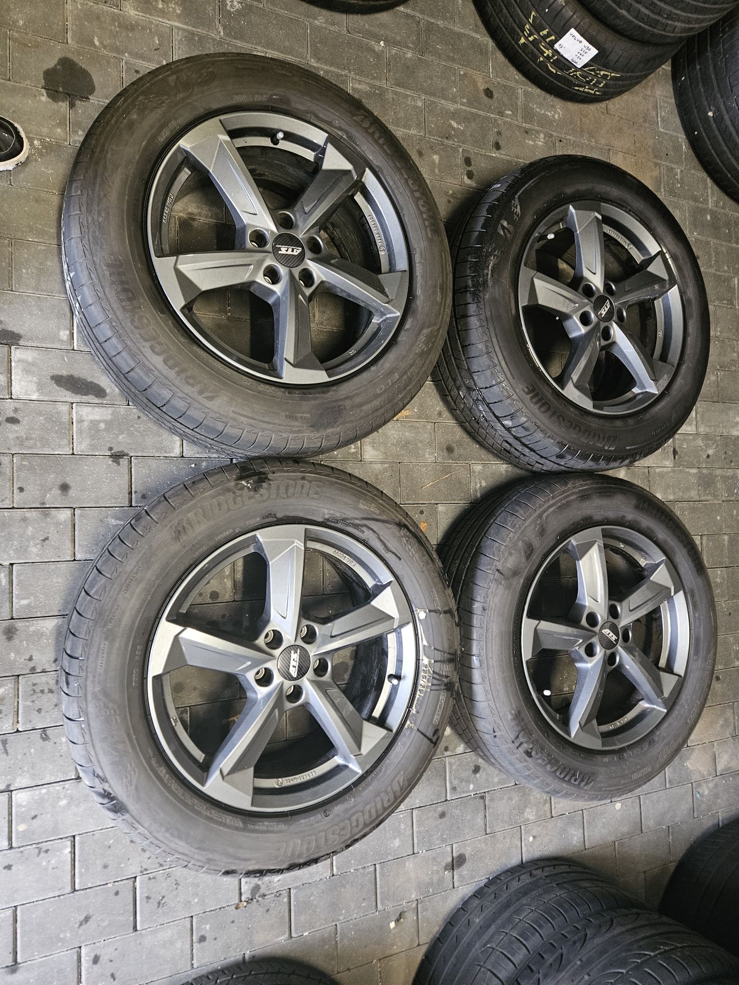 Alufelgi 18 Koła Audi Q3 VAG 5x112 lato