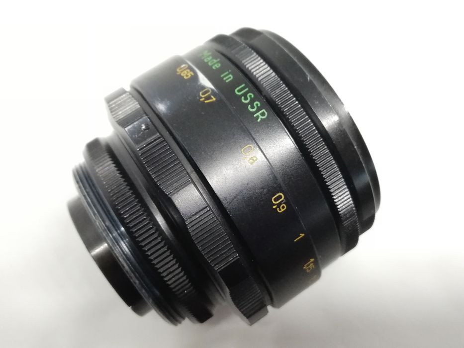 Helios-44-2 58mm 2.0 M42 (Swirly bokeh)