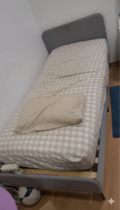 Cama Ikea de solteiro premium