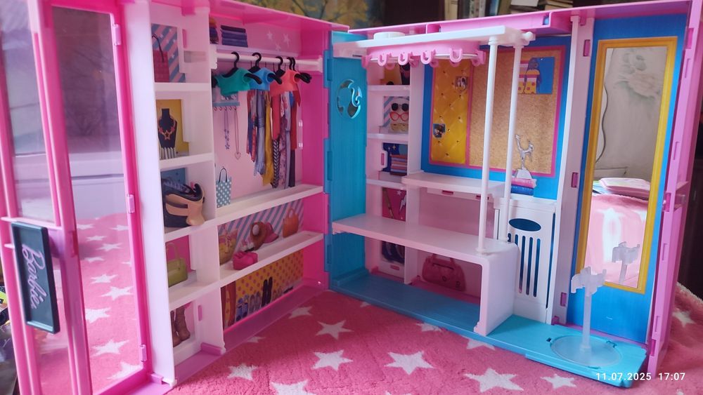 Набір Barbie Dream Closet (Гардероб мрії Барбі).