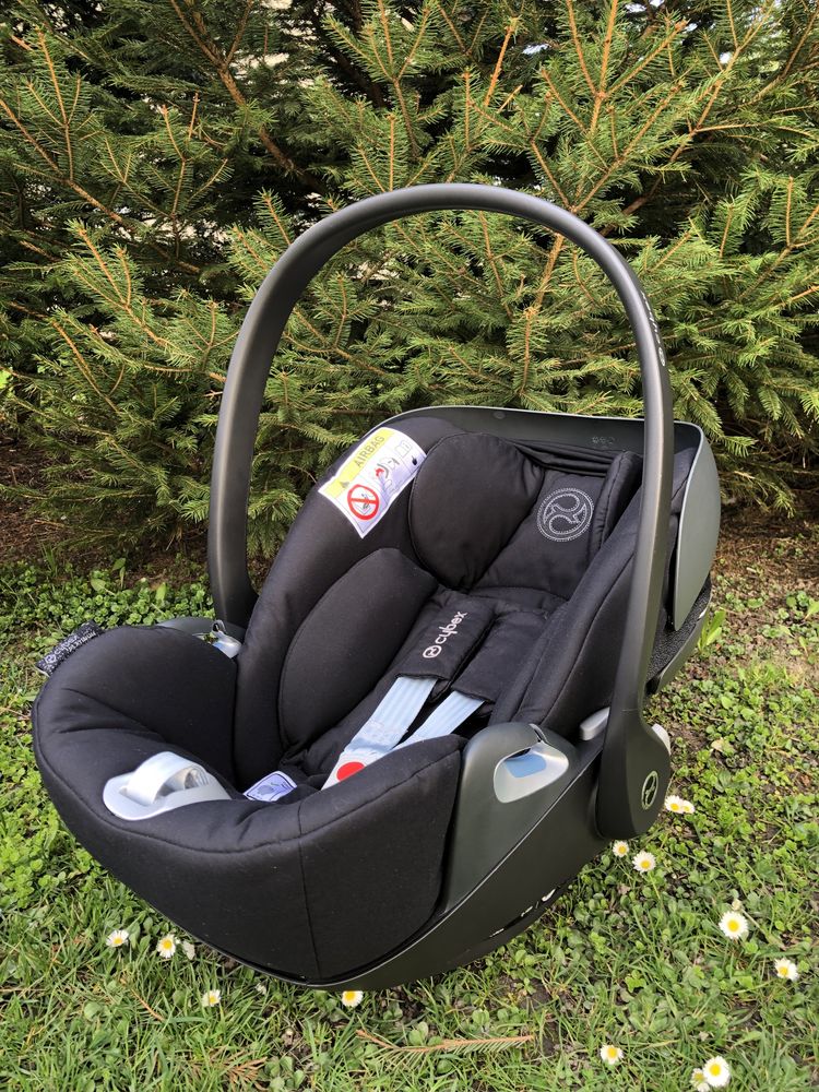 Автокрісло Cybex Cloud i-size-Z Deep Black