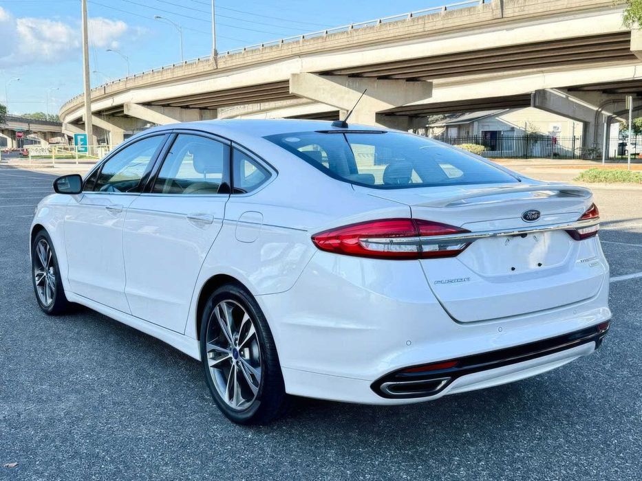 Ford Fusion Titanium      2017