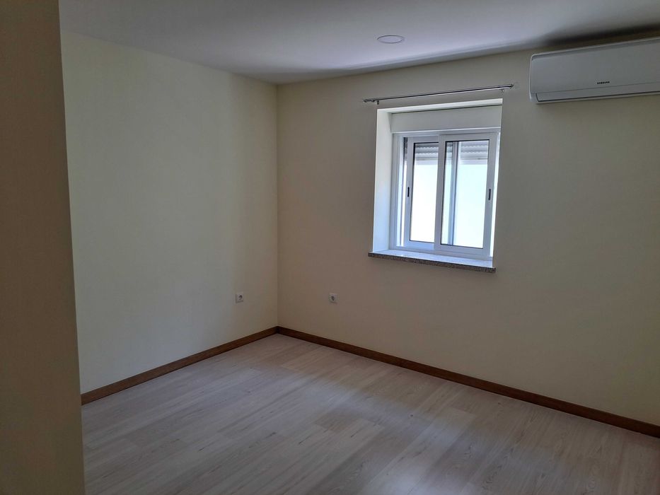 Apartamento T2 semi novo em Mangualde