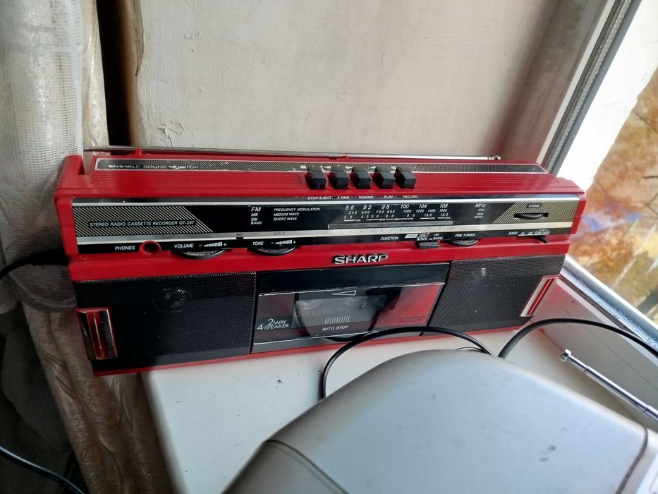 2 магнітофона Шарп та Філіпс