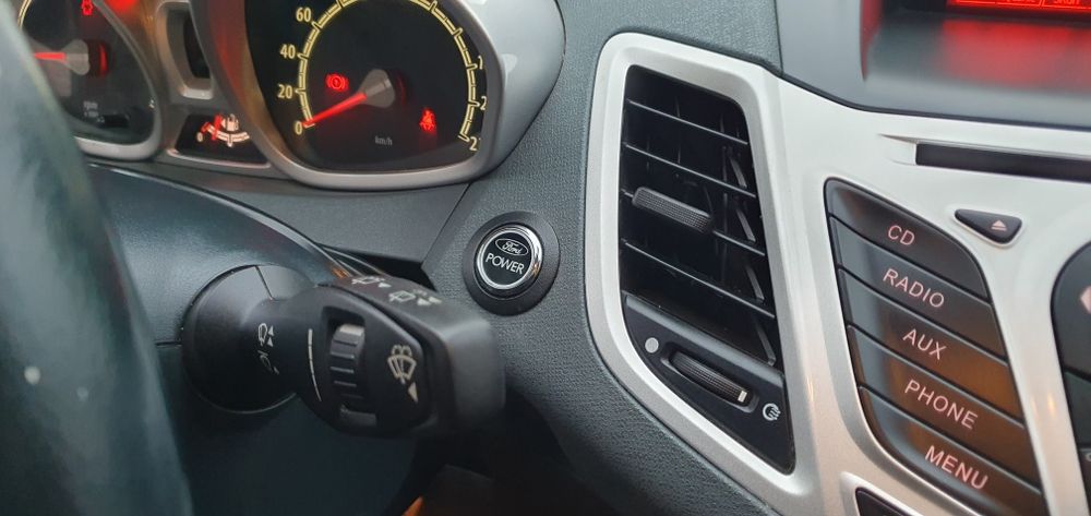 Fiesta/1.25/Titanium/1.25/82KM/KeylessGo/Klima/Wymieniony Rozrząd/Alu/