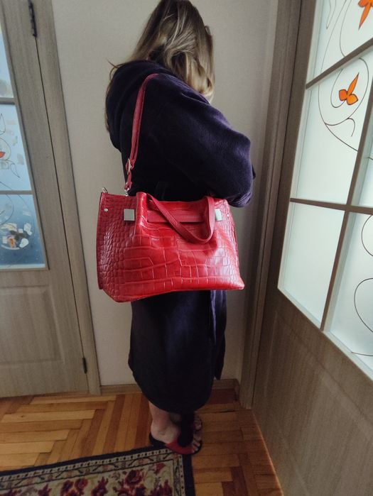 Сумка натуральная кожанная красная