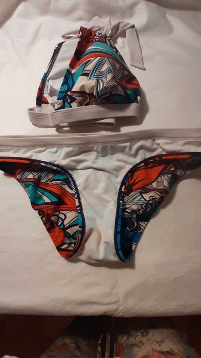 Bikini Adidas motivos florais