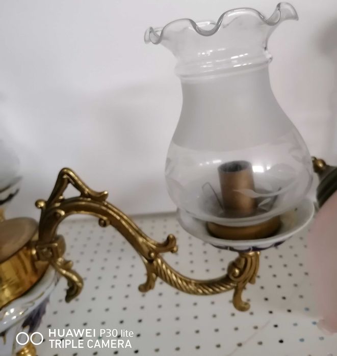 Candeeiro Tecto com  o centro em porcelana