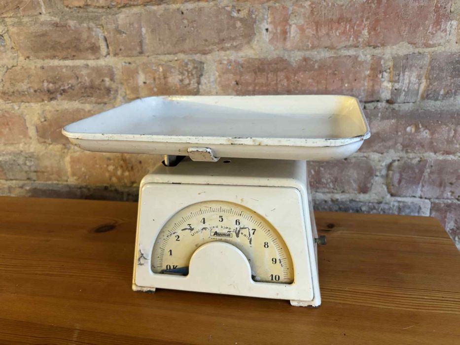 Stara waga kuchenna