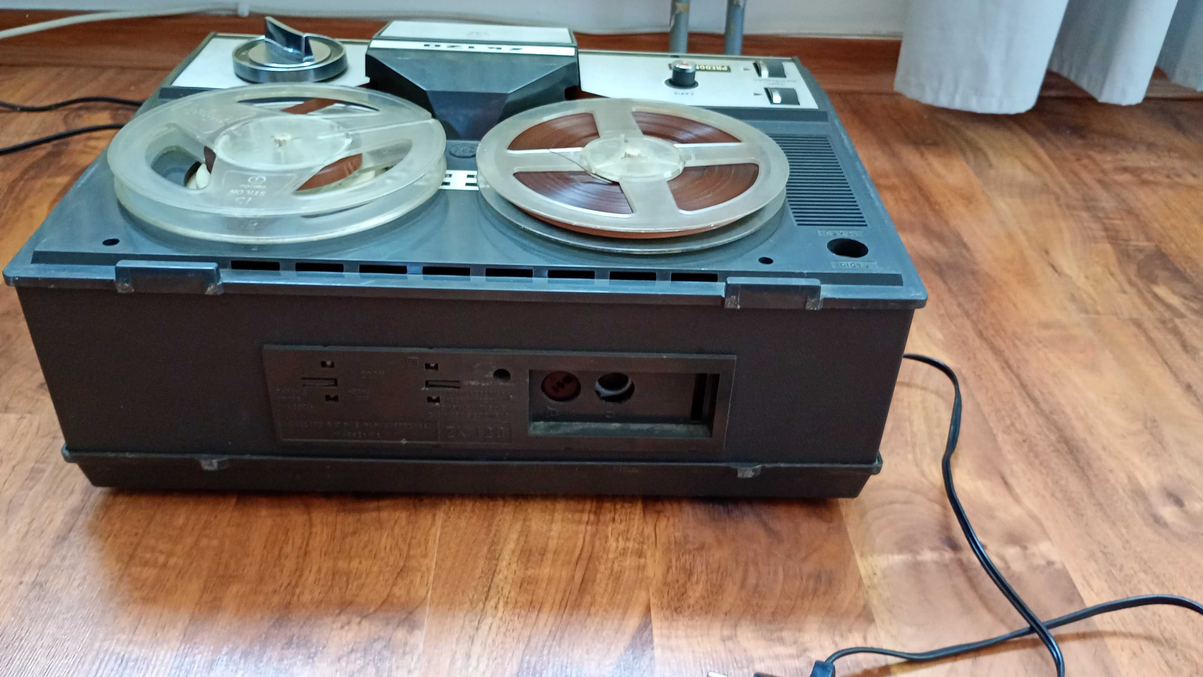 Magnetofon szpulowy ZK 120 T licencja GRUNDIK