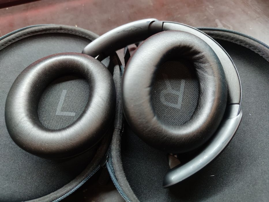 Навушники Anker Soundcore Q45 з мікрофоном.