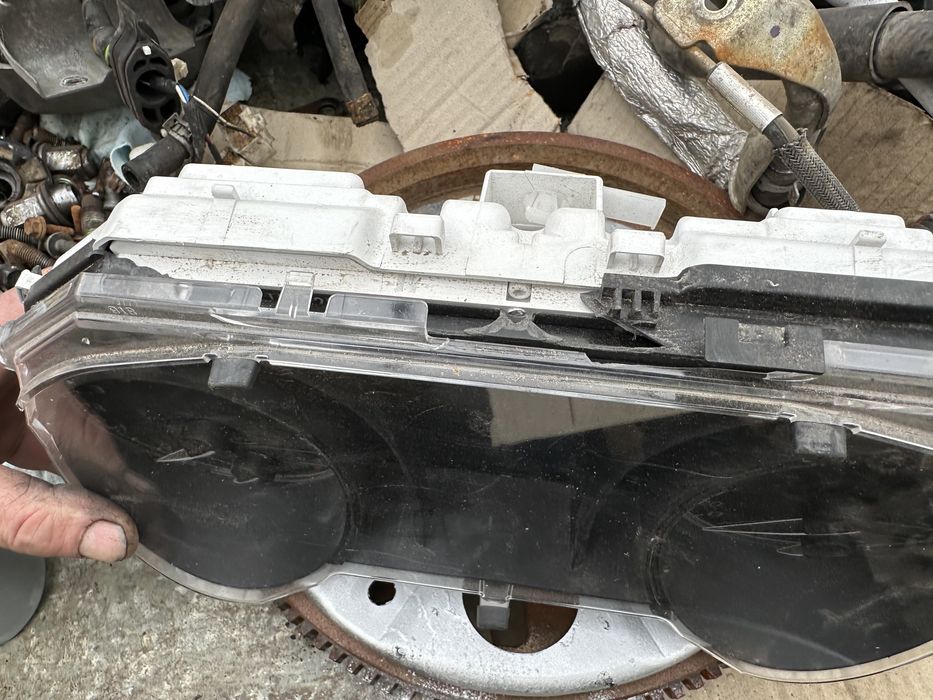 Продам приборную панель,спидометр,оптитрон Toyota camry 70