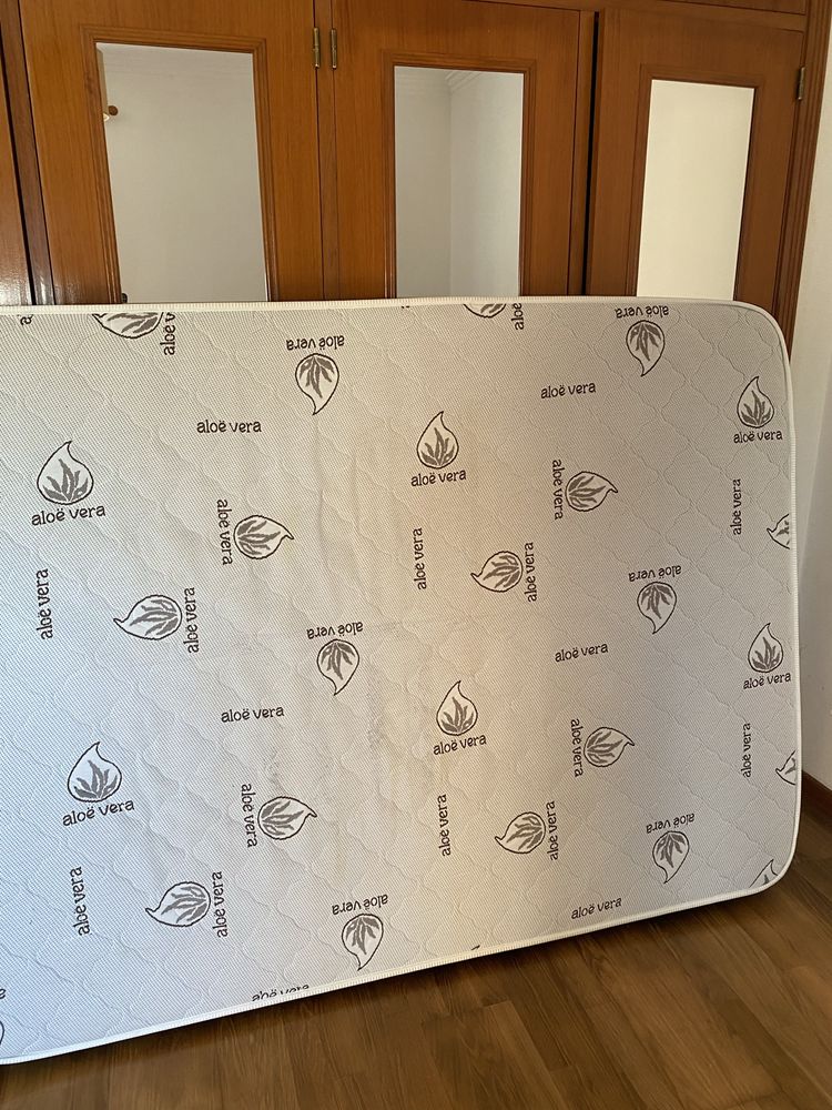 Colchao de casal 1,40x1,90 - EM BOM ESTADO