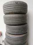 Opony letnie. Pireli P zero 225/35/R19 ran flat, rant ochrony.