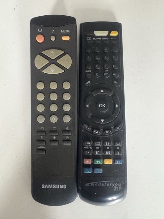 2 comandos um marca samsung