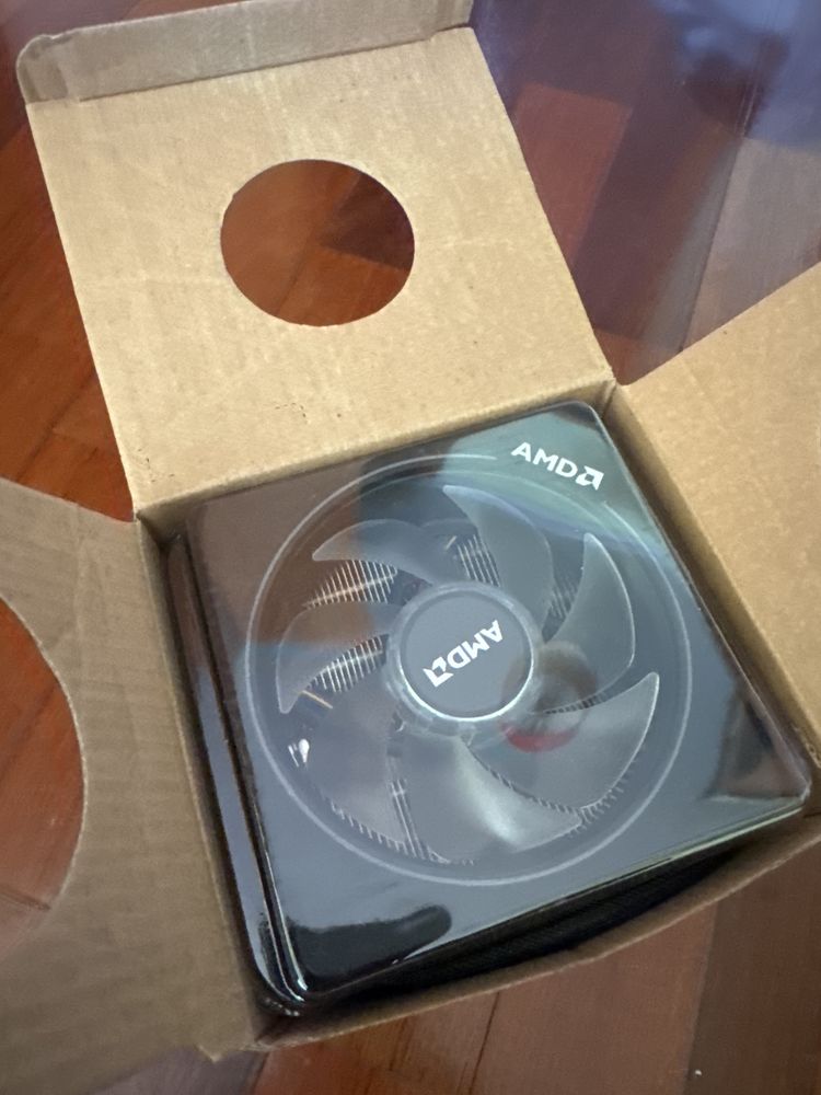 Dissipador Cooler AMD + Ventoinha RGB AMD - NOVO