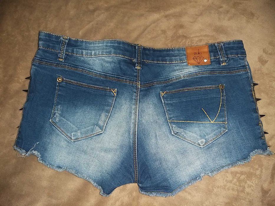 Bardzo Krótkie Spodenki Jeans