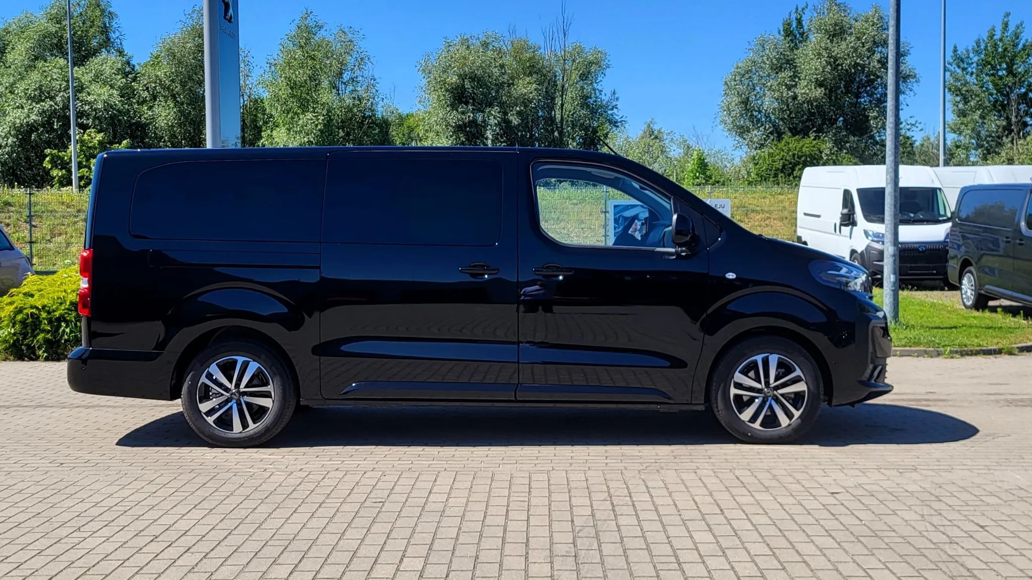 Peugeot Traveller Diesel Automat 180 km do przewozu osób niepełnosprawnych