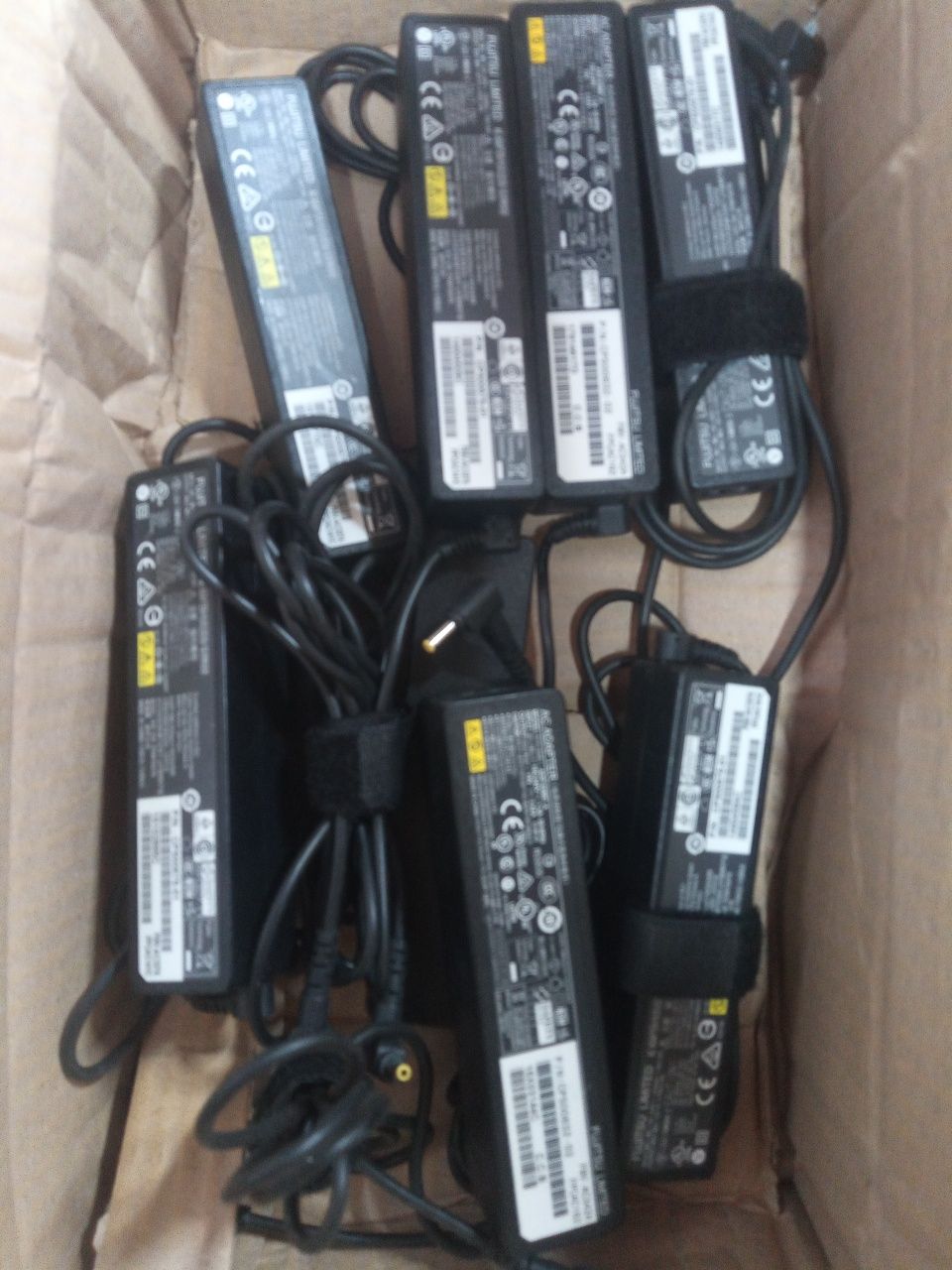 3.5x1.35 Fujitsu slim 65W блок живлення 19V 3.42A Asus Getawey Toshiba