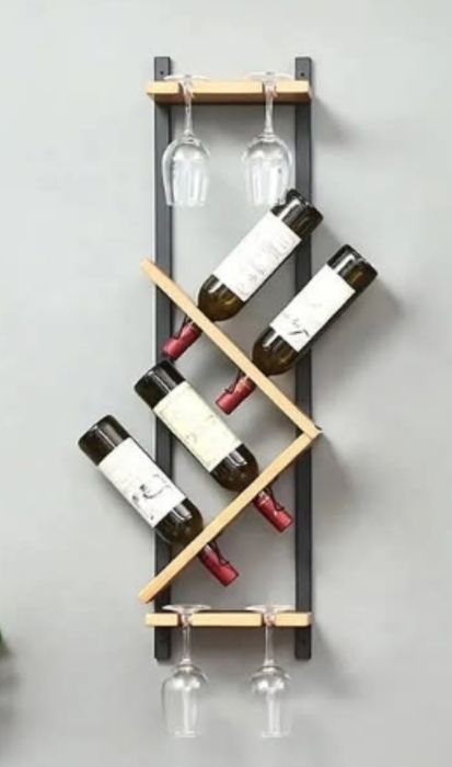 Uchwyt na butelkę wina.Polka na kieliszki do wina