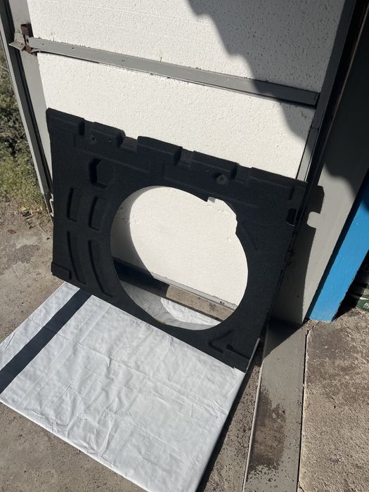 Пол в багажник Рено Меган 2 унивесал