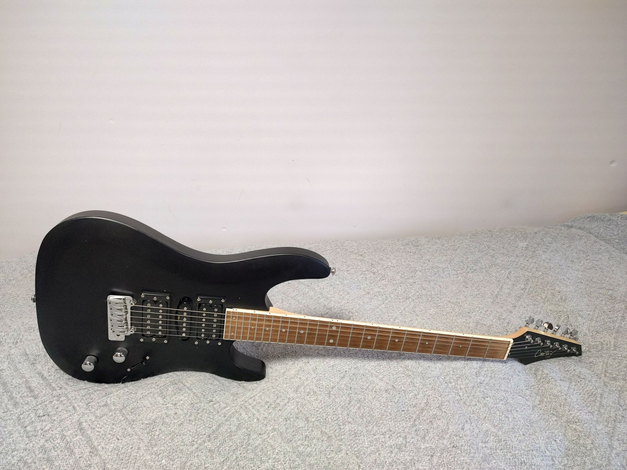 NOWA Carter Superstrat gitara elektryczna Stratocaster Piękna gitara !