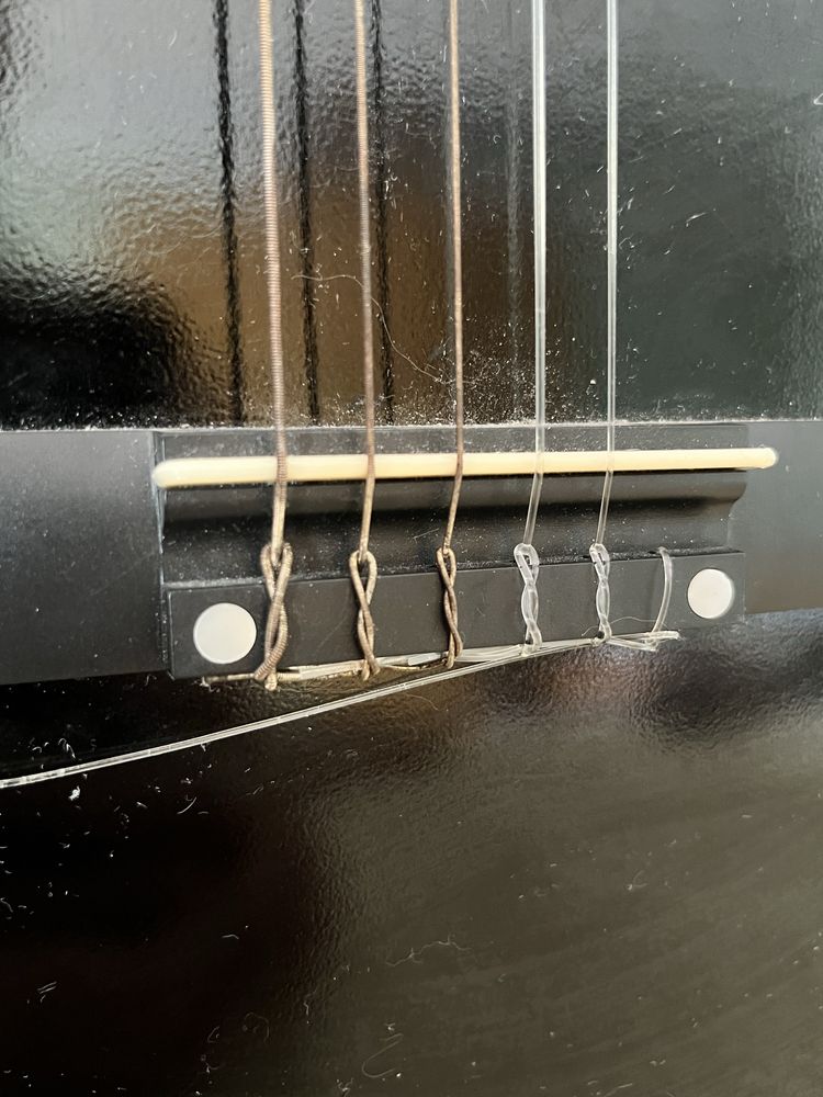Gitara czarna w dobrym stanie