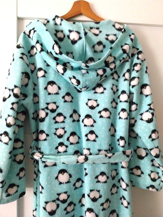 Świetny szlafrok z polarku w pingwiny*rozm. 38-40