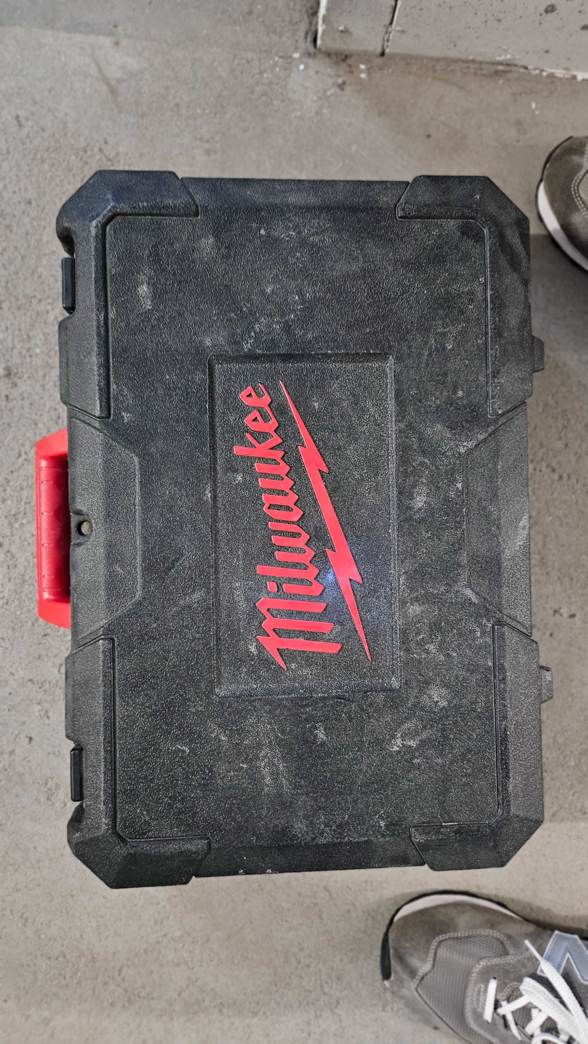 Odsysacz Milwaukee M12 DE