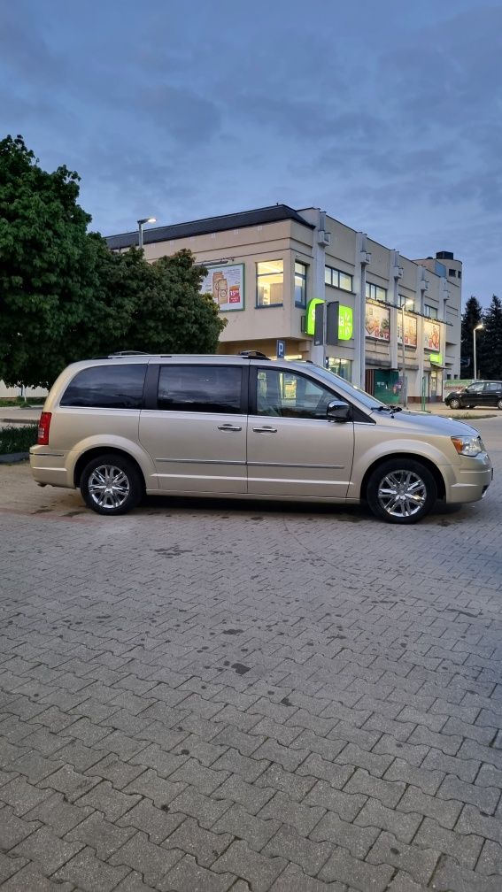 Chrysler town & country