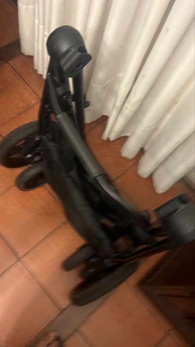 Carrinho zelia s maxi cosi