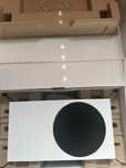 Xbox series S + 2 pady