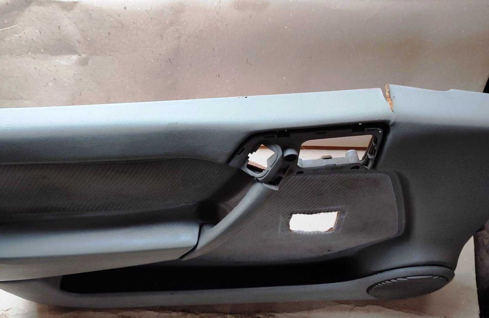 Карта дверей передняя пассажирская Опель Вектра А. Шрот.