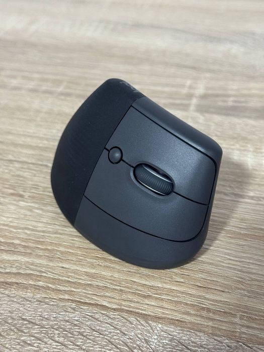 Бездротова миша Logitech Lift Ergonomic Vertical Graphite (910-006473)