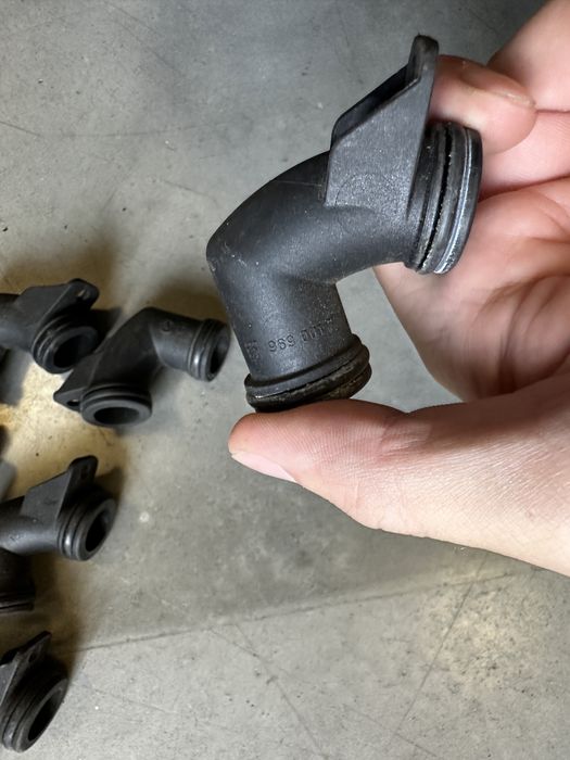 Фланец штуцер трубка радіатора егр 2.2 ОМ 611 C E  class