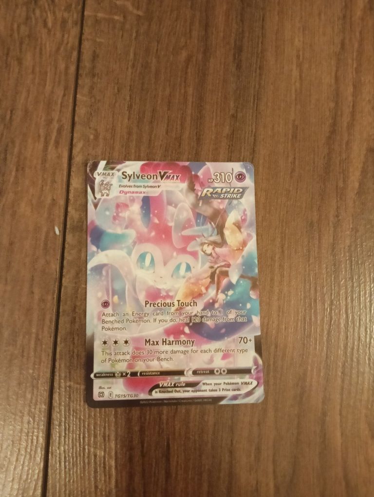 Oryginalna karta pokemon go ,, Sylveon v max''