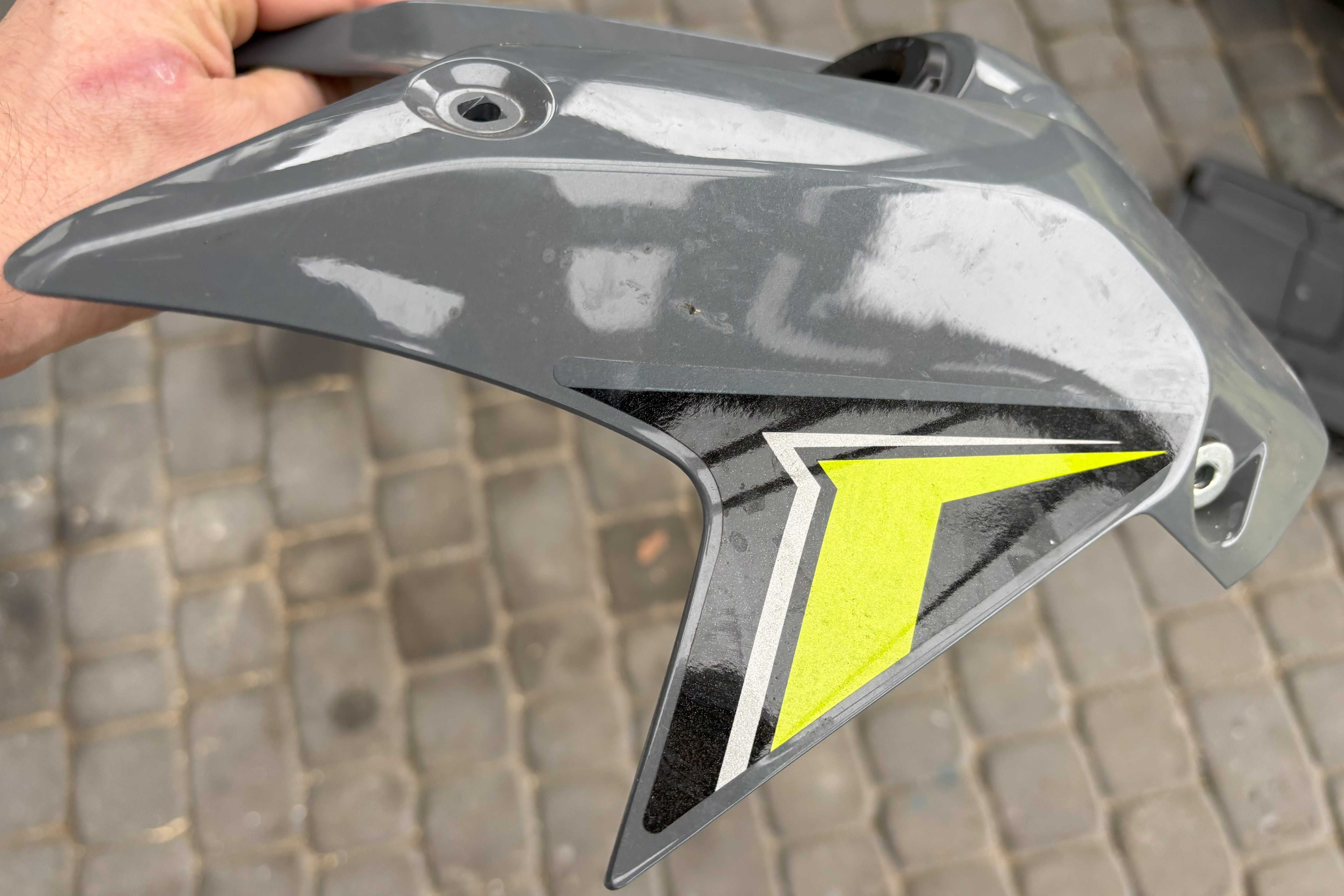 Owiewka, Osłona stacyjki Kawasaki Z650 z 24r