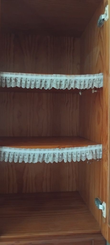 Estante de sala, mesa com abas e cadeiras em pinho!