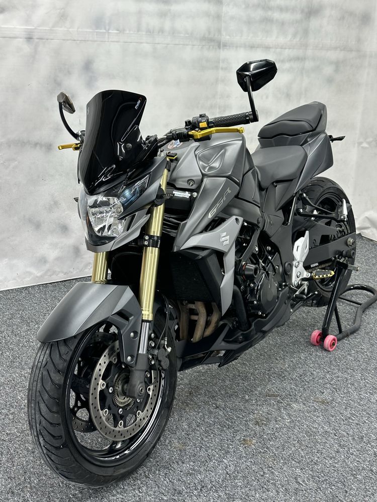Suzuki GSR 750 Pięknie utrzymany