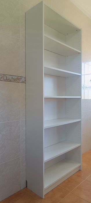 Estante branca IKEA