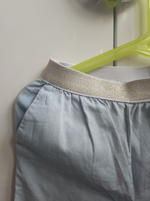 Spodnie błękitne srebrna gumka w pasie 128