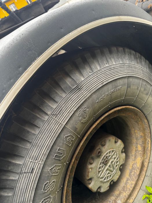 Тягачь маз двух осний